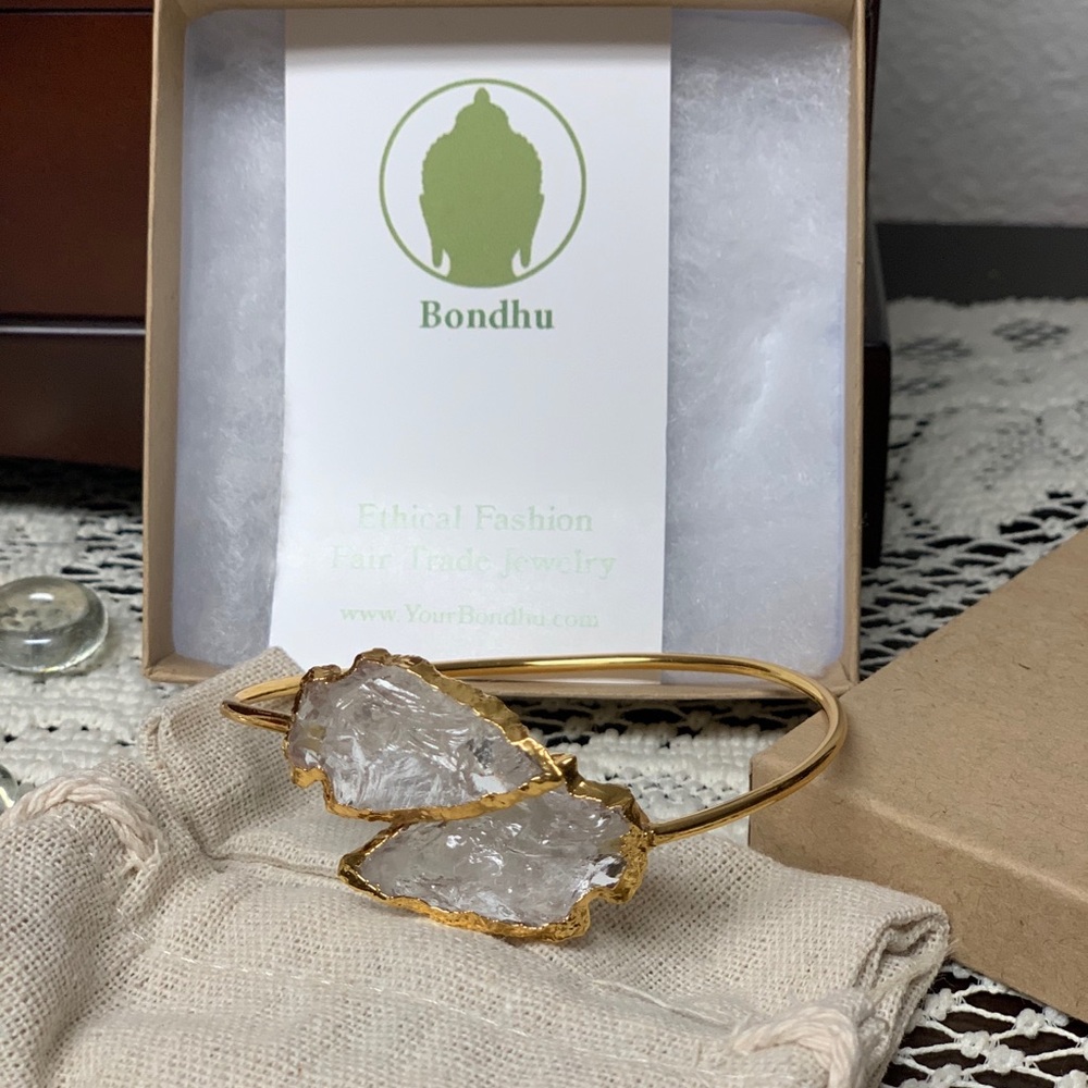 Crystal Arrow Bangle. - Picture 6 of 7